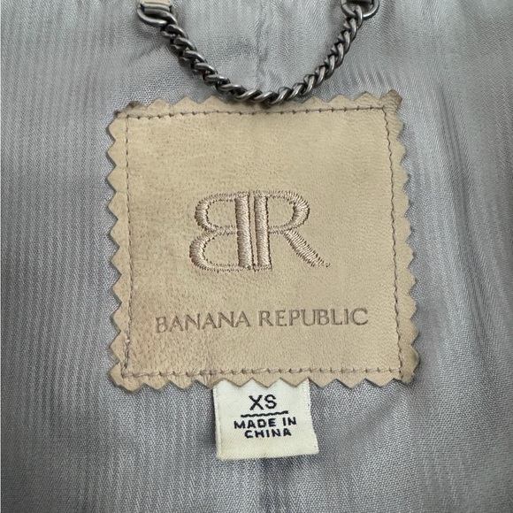 EUC. Banana Republic leather jacket / XS / genuine / distressed cream - Picture 8 of 11